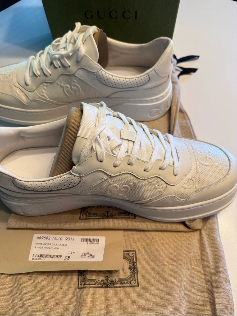 Gucci Men’s White Leather Low-Top Sneakers